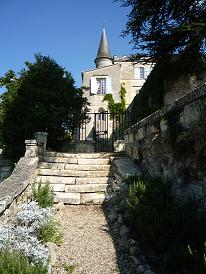 Upshot - chateau for rental